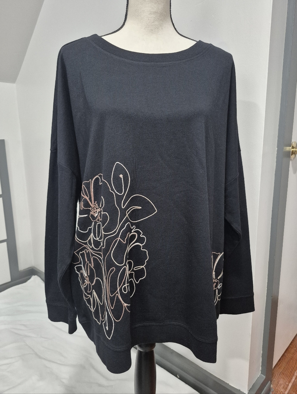 NWT J.Jill Lightweight Embroidered Drop Shoulder Sweatshirt Top